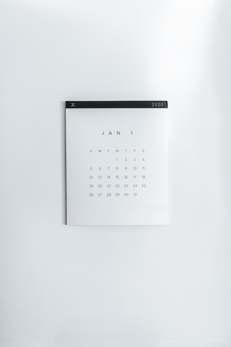 contact-recipe white calendar